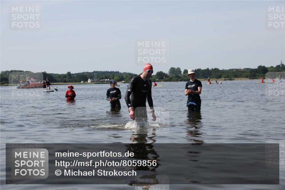 22.06.2025 - Viking Triathlon Michael Strokosch http://msf.ph/oto/8059856 22.06.2025 10:53:46 Schwimmen 634 meine-sportfotos.de