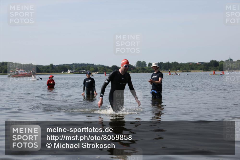 22.06.2025 - Viking Triathlon Michael Strokosch http://msf.ph/oto/8059858 22.06.2025 10:53:46 Schwimmen 634 meine-sportfotos.de
