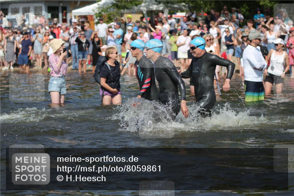 22.06.2025 - Viking Triathlon H.Heesch http://msf.ph/oto/8059861 22.06.2025 10:01:33 Schwimmen 99, 162, 203, 216, 224, 226, 237, 272, 381, 393, 399, 461, 507, 510, 626 meine-sportfotos.de