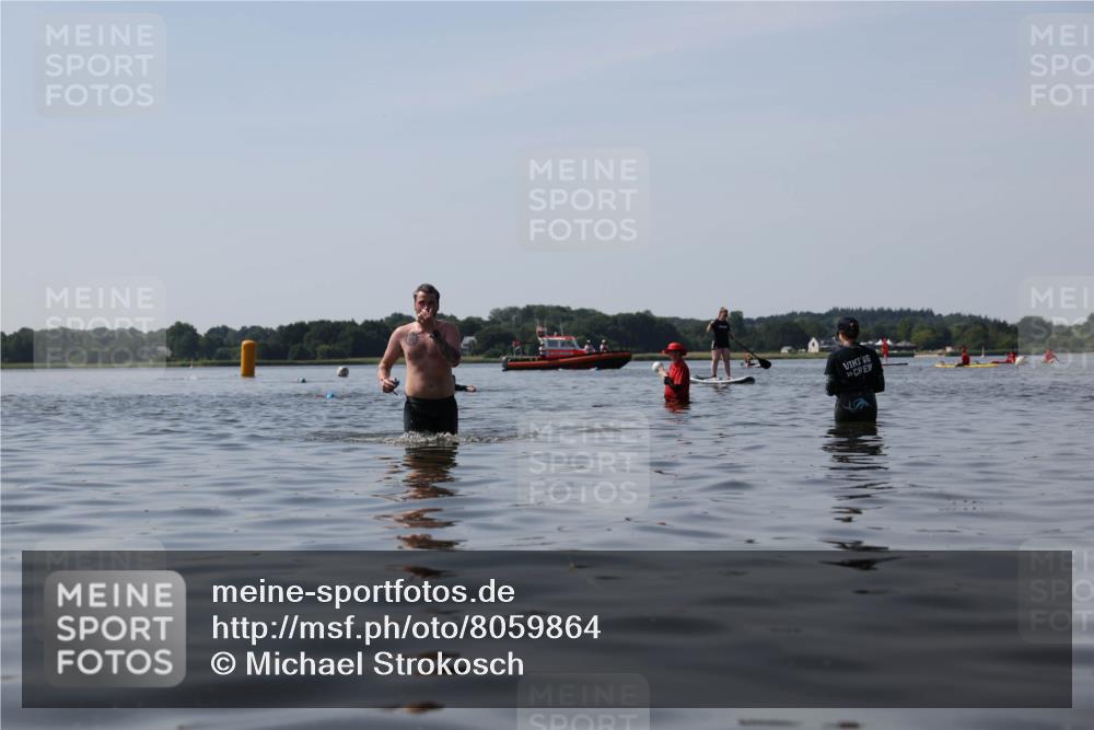22.06.2025 - Viking Triathlon Michael Strokosch http://msf.ph/oto/8059864 22.06.2025 10:54:39 Schwimmen  meine-sportfotos.de