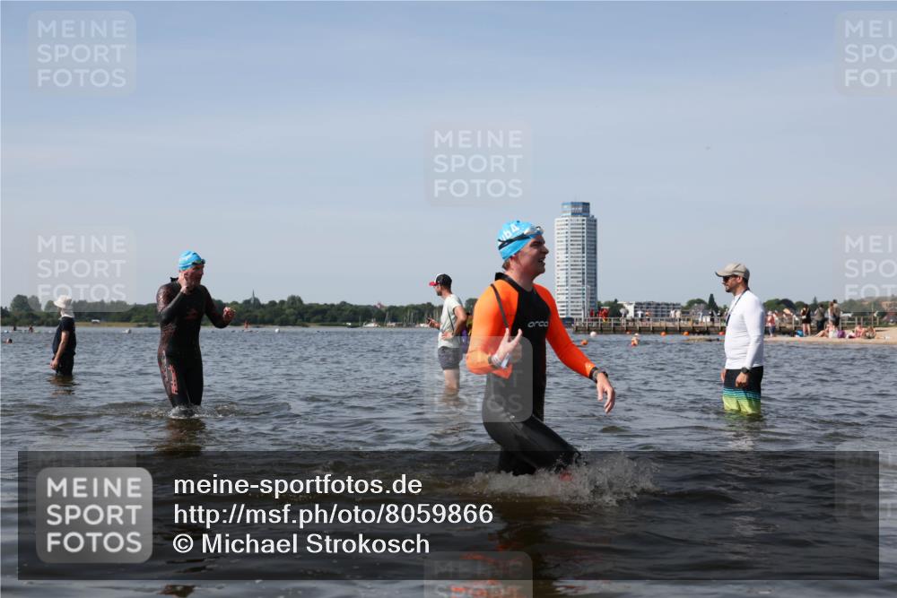 22.06.2025 - Viking Triathlon Michael Strokosch http://msf.ph/oto/8059866 22.06.2025 10:42:28 Schwimmen 16, 55, 65, 192, 281, 318, 326, 427, 465 meine-sportfotos.de