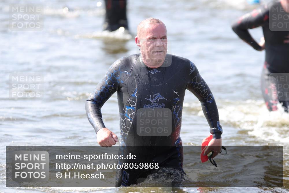 22.06.2025 - Viking Triathlon H.Heesch http://msf.ph/oto/8059868 22.06.2025 10:34:08 Schwimmen 46, 70, 294, 297, 429, 478, 486, 527, 532, 540, 618, 635 meine-sportfotos.de