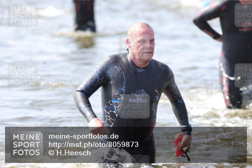 22.06.2025 - Viking Triathlon H.Heesch http://msf.ph/oto/8059873 22.06.2025 10:34:08 Schwimmen 46, 70, 294, 297, 429, 478, 486, 527, 532, 540, 618, 635 meine-sportfotos.de