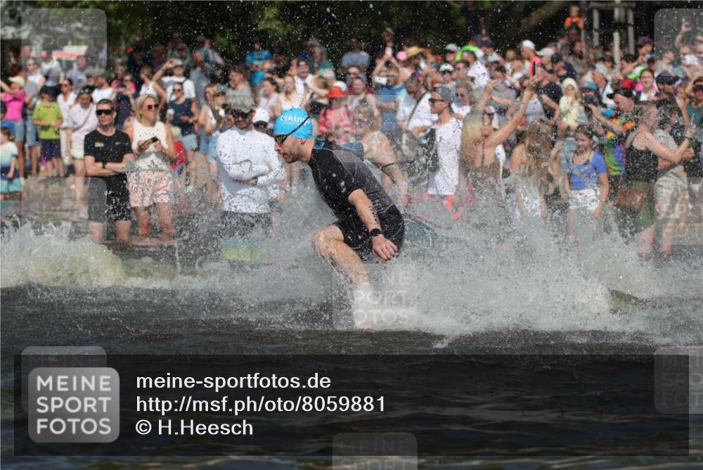 22.06.2025 - Viking Triathlon H.Heesch http://msf.ph/oto/8059881 22.06.2025 10:01:35 Schwimmen 19, 99, 162, 226, 237, 272, 320, 344, 399, 438, 461, 507, 510, 604, 626 meine-sportfotos.de