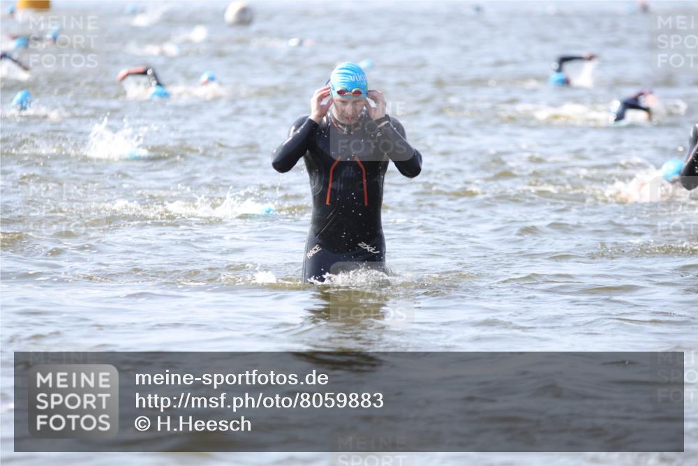 22.06.2025 - Viking Triathlon H.Heesch http://msf.ph/oto/8059883 22.06.2025 10:34:10 Schwimmen 46, 70, 294, 297, 429, 478, 486, 527, 532, 618, 635 meine-sportfotos.de