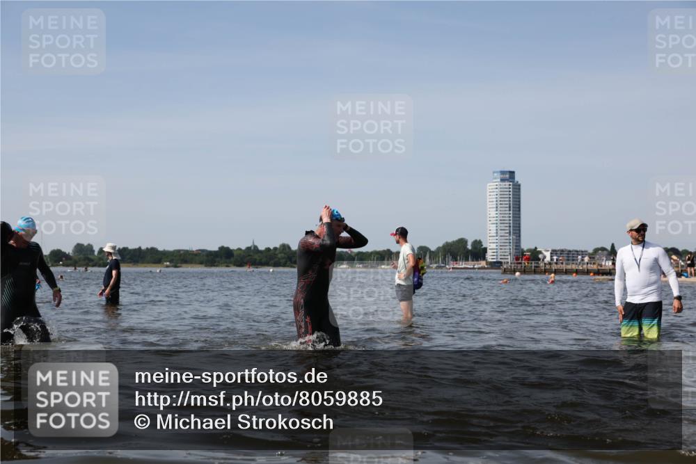 22.06.2025 - Viking Triathlon Michael Strokosch http://msf.ph/oto/8059885 22.06.2025 10:42:30 Schwimmen 16, 55, 65, 171, 192, 318, 326, 427, 465 meine-sportfotos.de