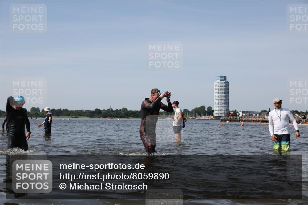 22.06.2025 - Viking Triathlon Michael Strokosch http://msf.ph/oto/8059890 22.06.2025 10:42:30 Schwimmen 16, 55, 65, 171, 192, 318, 326, 427, 465 meine-sportfotos.de