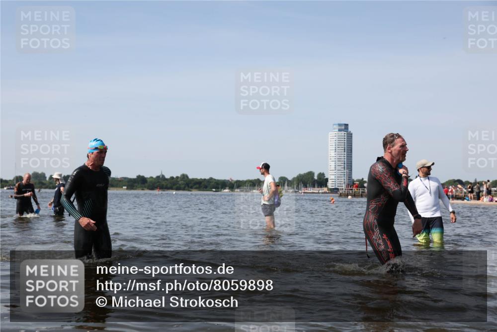 22.06.2025 - Viking Triathlon Michael Strokosch http://msf.ph/oto/8059898 22.06.2025 10:42:32 Schwimmen 16, 55, 65, 171, 192, 318, 427 meine-sportfotos.de