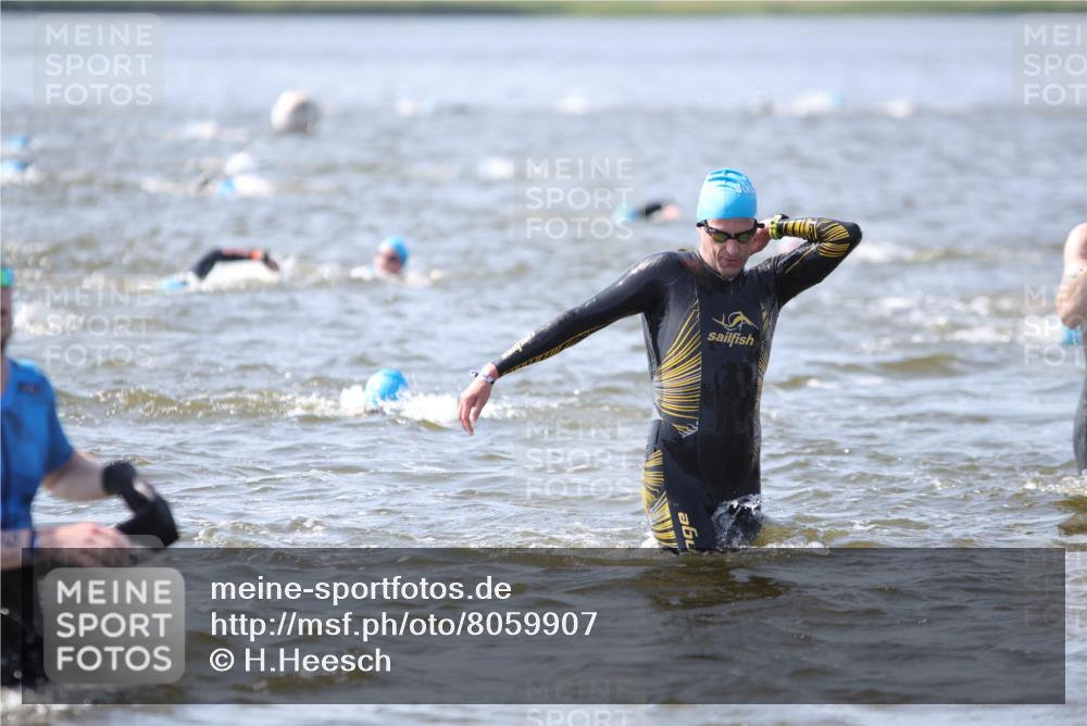 22.06.2025 - Viking Triathlon H.Heesch http://msf.ph/oto/8059907 22.06.2025 10:34:16 Schwimmen 46, 70, 294, 297, 306, 366, 430, 486, 520, 527, 618, 635 meine-sportfotos.de