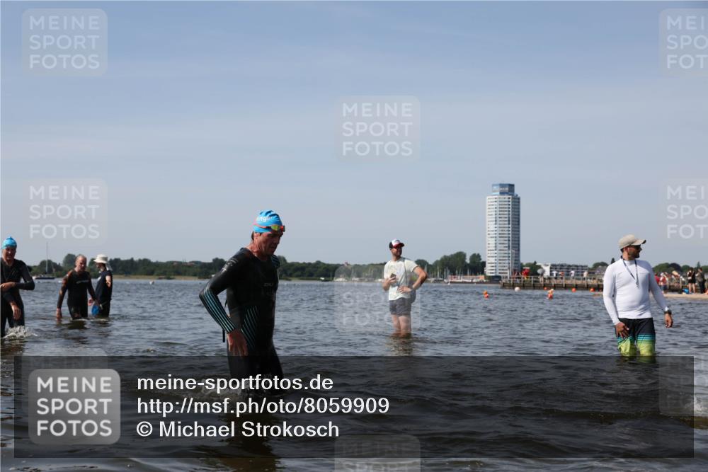 22.06.2025 - Viking Triathlon Michael Strokosch http://msf.ph/oto/8059909 22.06.2025 10:42:33 Schwimmen 55, 65, 171, 192, 318, 427 meine-sportfotos.de