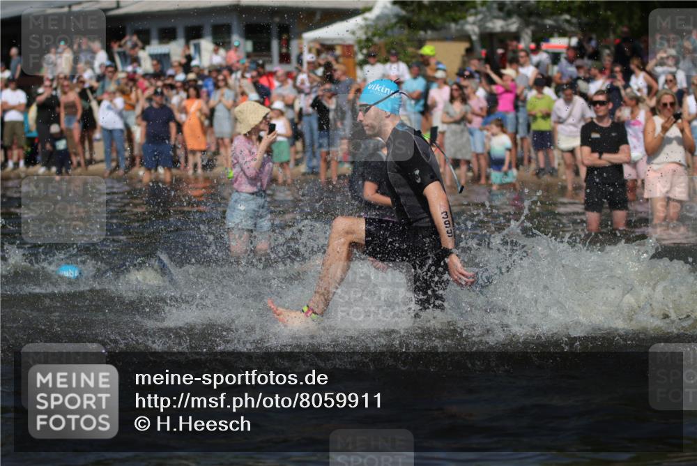 22.06.2025 - Viking Triathlon H.Heesch http://msf.ph/oto/8059911 22.06.2025 10:01:36 Schwimmen 19, 99, 162, 226, 237, 272, 320, 344, 399, 438, 461, 507, 510, 604, 626 meine-sportfotos.de