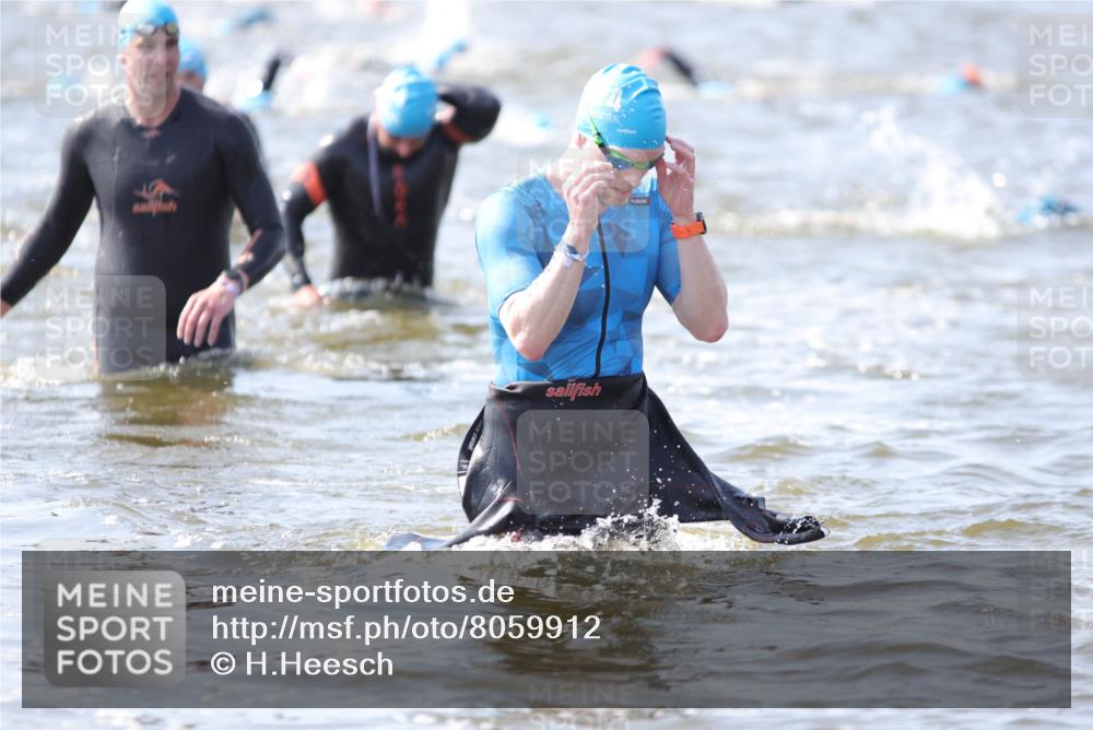 22.06.2025 - Viking Triathlon H.Heesch http://msf.ph/oto/8059912 22.06.2025 10:34:17 Schwimmen 46, 70, 294, 297, 306, 366, 430, 486, 520, 527, 546, 618, 635 meine-sportfotos.de