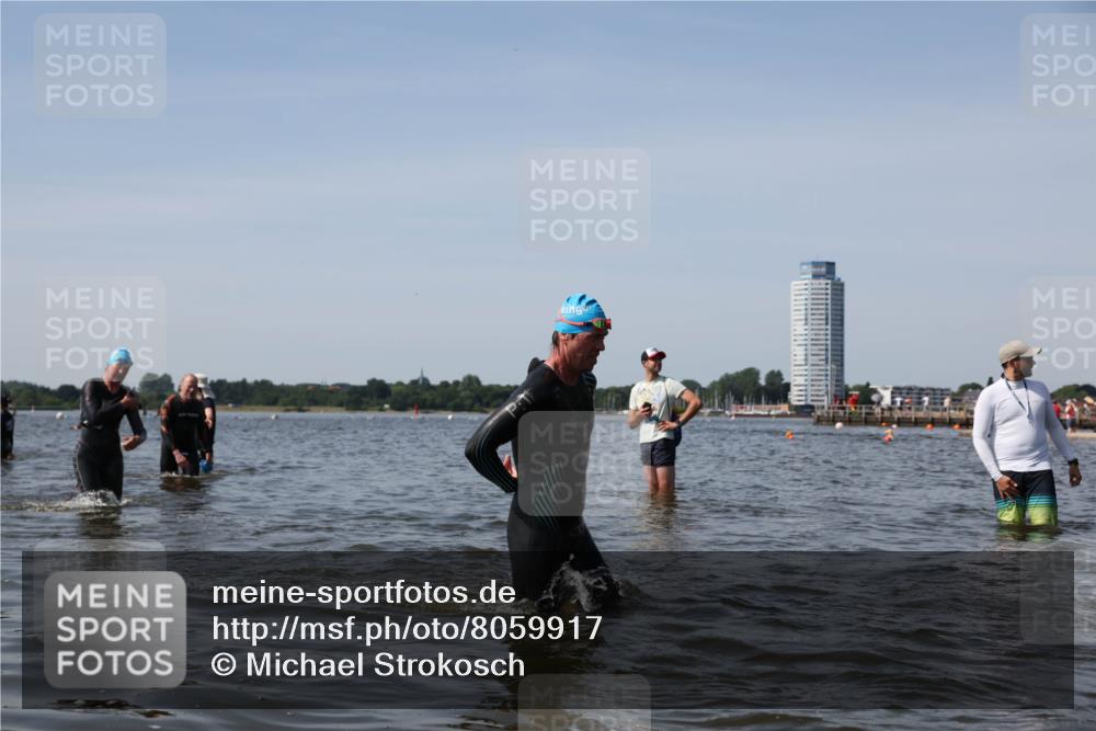 22.06.2025 - Viking Triathlon Michael Strokosch http://msf.ph/oto/8059917 22.06.2025 10:42:33 Schwimmen 55, 65, 171, 192, 318, 427 meine-sportfotos.de