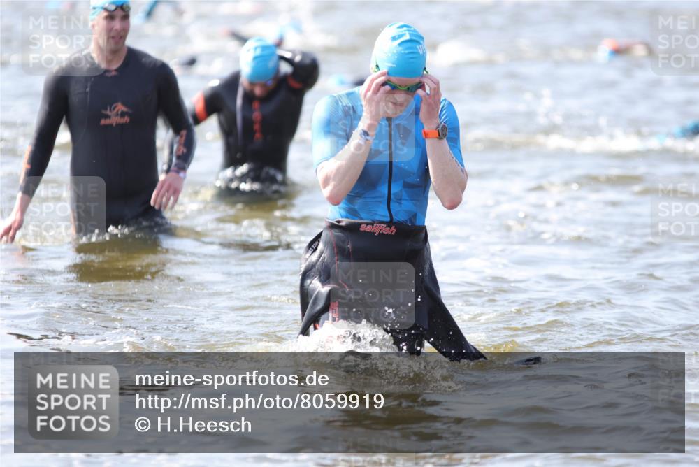 22.06.2025 - Viking Triathlon H.Heesch http://msf.ph/oto/8059919 22.06.2025 10:34:18 Schwimmen 46, 294, 297, 306, 366, 430, 486, 520, 527, 546, 618 meine-sportfotos.de