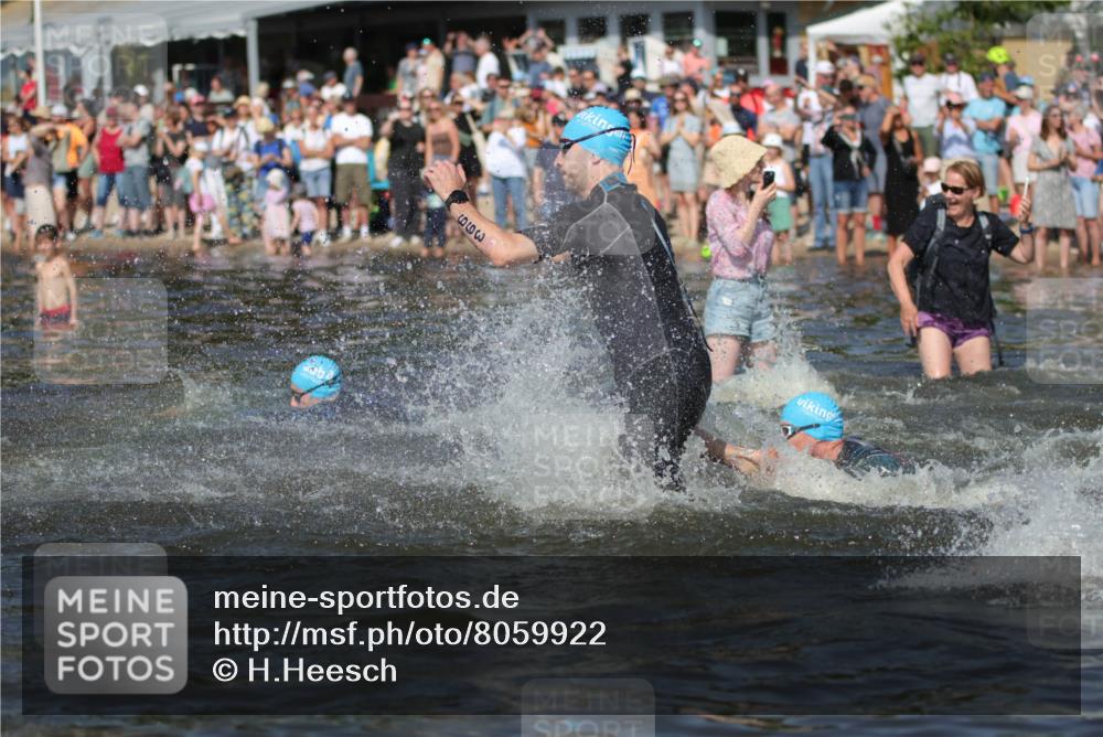 22.06.2025 - Viking Triathlon H.Heesch http://msf.ph/oto/8059922 22.06.2025 10:01:37 Schwimmen 19, 99, 162, 226, 237, 272, 320, 344, 399, 438, 461, 507, 510, 604, 626 meine-sportfotos.de