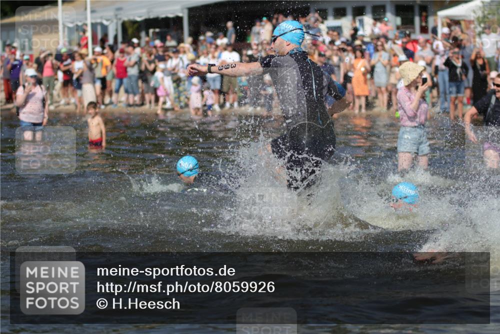 22.06.2025 - Viking Triathlon H.Heesch http://msf.ph/oto/8059926 22.06.2025 10:01:37 Schwimmen 19, 99, 162, 226, 237, 272, 320, 344, 399, 438, 461, 507, 510, 604, 626 meine-sportfotos.de