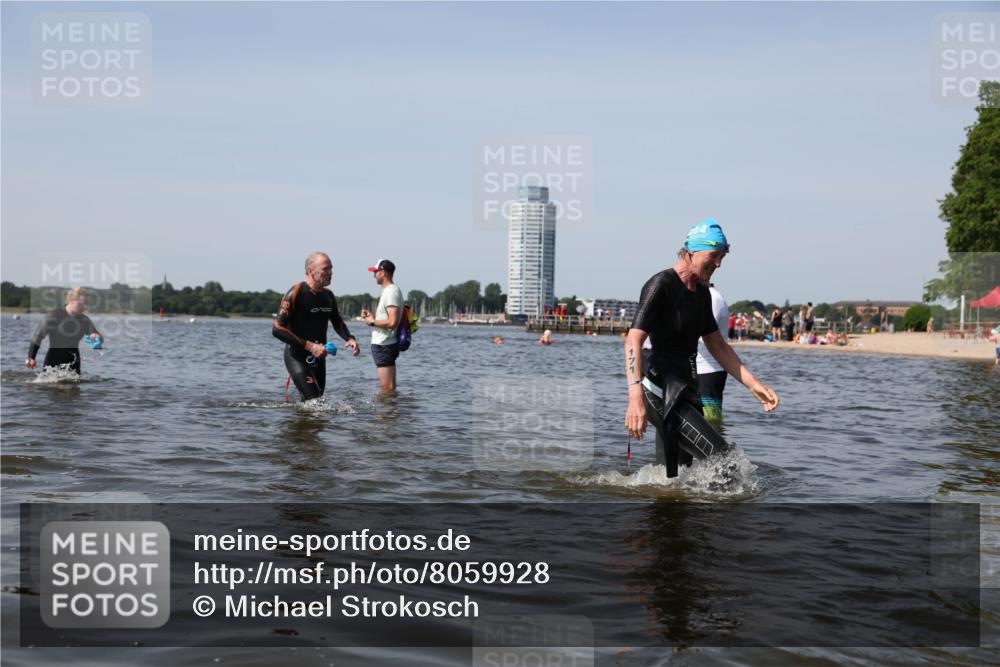 22.06.2025 - Viking Triathlon Michael Strokosch http://msf.ph/oto/8059928 22.06.2025 10:42:40 Schwimmen 55, 171, 240, 369, 427, 441, 624 meine-sportfotos.de