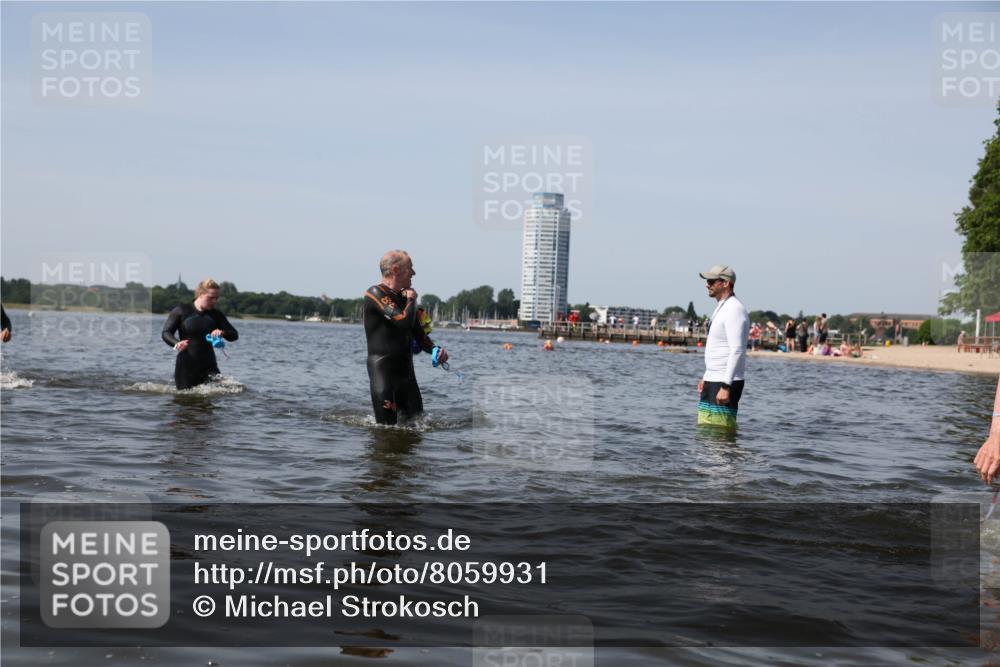 22.06.2025 - Viking Triathlon Michael Strokosch http://msf.ph/oto/8059931 22.06.2025 10:42:41 Schwimmen 55, 171, 240, 282, 369, 427, 441, 624 meine-sportfotos.de