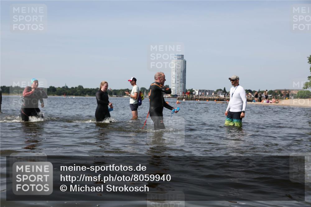 22.06.2025 - Viking Triathlon Michael Strokosch http://msf.ph/oto/8059940 22.06.2025 10:42:42 Schwimmen 55, 171, 240, 282, 369, 427, 441, 624 meine-sportfotos.de