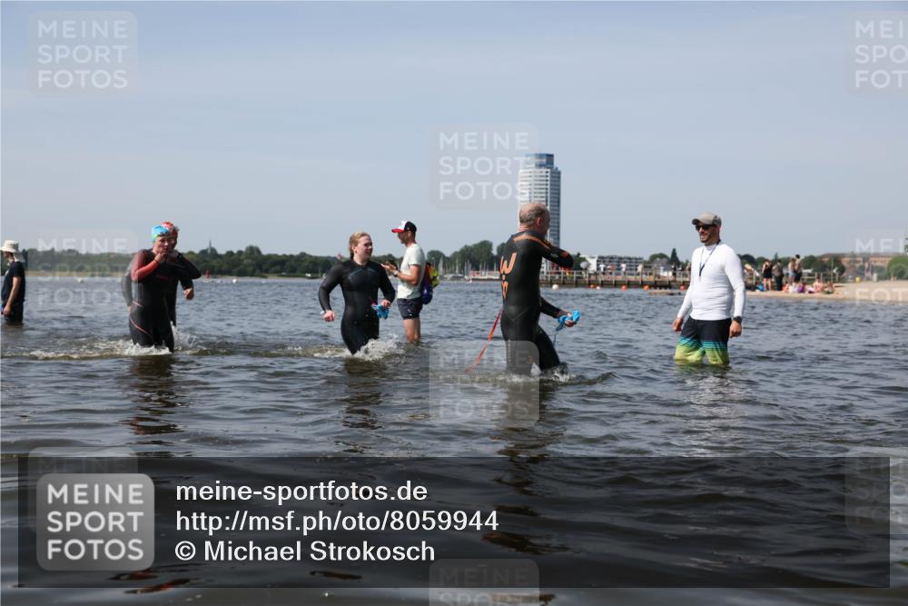22.06.2025 - Viking Triathlon Michael Strokosch http://msf.ph/oto/8059944 22.06.2025 10:42:42 Schwimmen 55, 171, 240, 282, 369, 427, 441, 624 meine-sportfotos.de