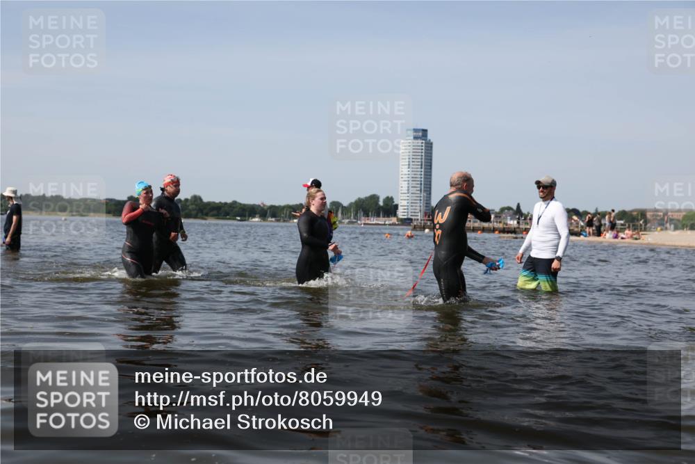 22.06.2025 - Viking Triathlon Michael Strokosch http://msf.ph/oto/8059949 22.06.2025 10:42:43 Schwimmen 55, 171, 240, 282, 369, 427, 441, 624 meine-sportfotos.de