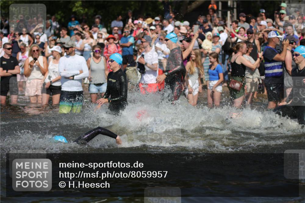 22.06.2025 - Viking Triathlon H.Heesch http://msf.ph/oto/8059957 22.06.2025 10:01:42 Schwimmen 19, 33, 170, 272, 310, 320, 344, 399, 438, 461, 496, 507, 555, 604, 626 meine-sportfotos.de