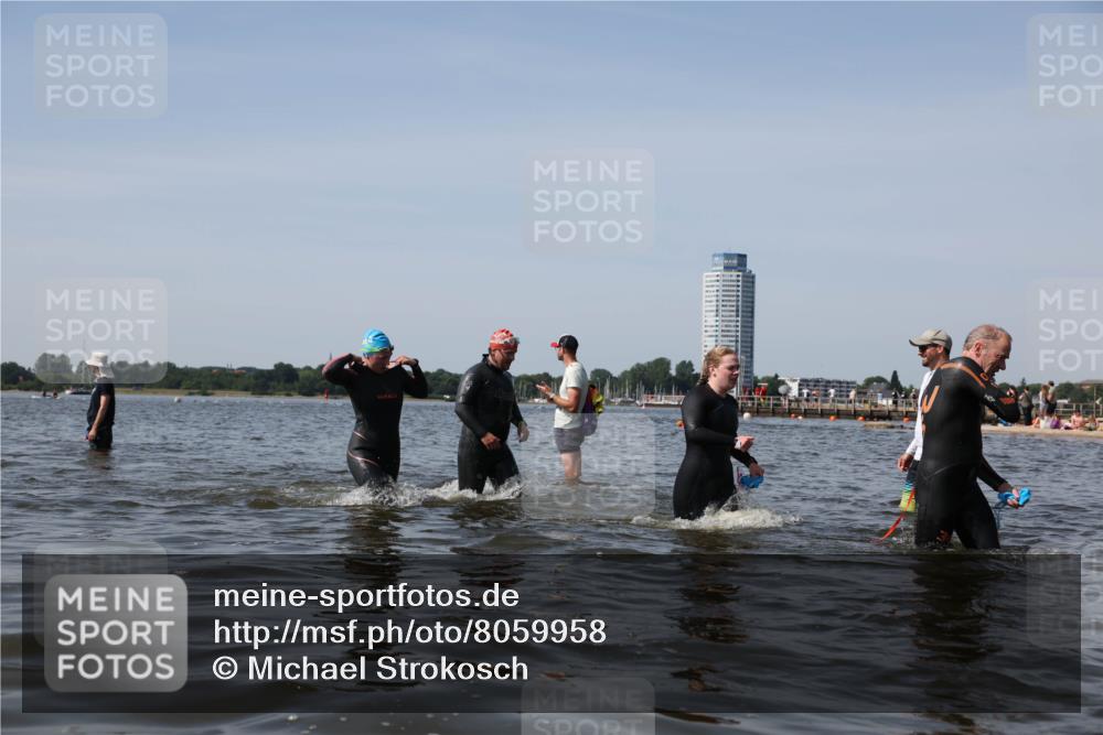 22.06.2025 - Viking Triathlon Michael Strokosch http://msf.ph/oto/8059958 22.06.2025 10:42:44 Schwimmen 55, 171, 240, 282, 369, 427, 441, 624 meine-sportfotos.de