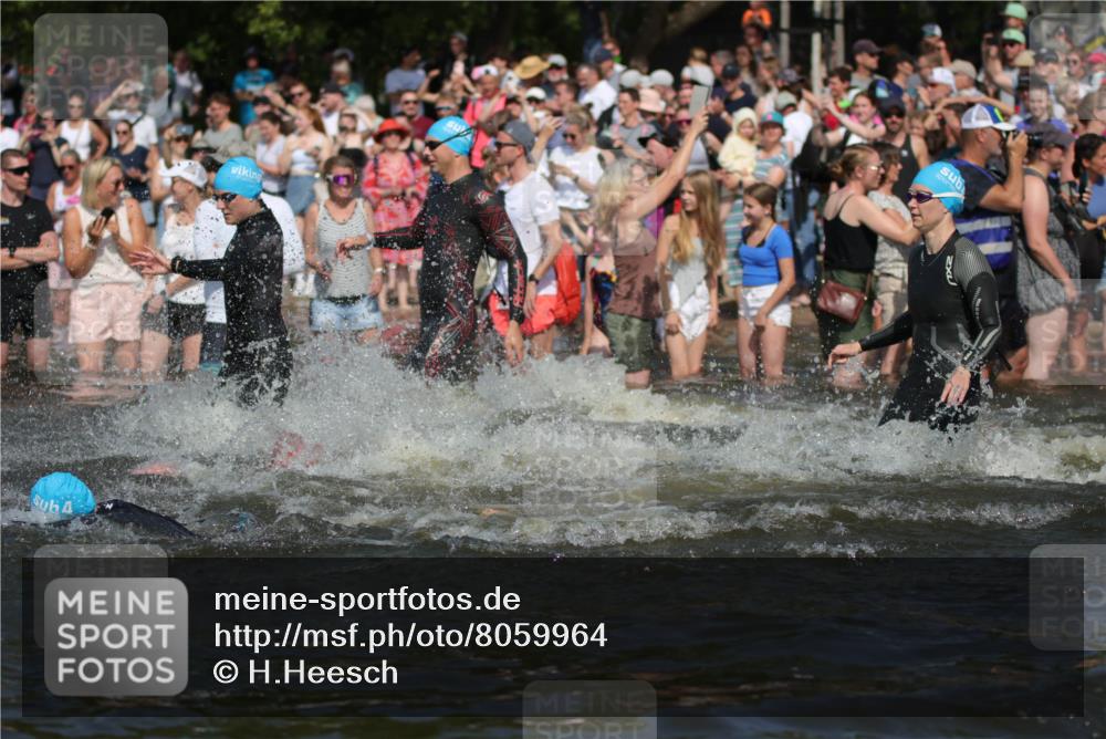 22.06.2025 - Viking Triathlon H.Heesch http://msf.ph/oto/8059964 22.06.2025 10:01:42 Schwimmen 19, 33, 170, 272, 310, 320, 344, 399, 438, 461, 496, 507, 555, 604, 626 meine-sportfotos.de