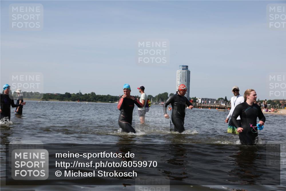 22.06.2025 - Viking Triathlon Michael Strokosch http://msf.ph/oto/8059970 22.06.2025 10:42:45 Schwimmen 55, 171, 240, 282, 369, 441, 624 meine-sportfotos.de