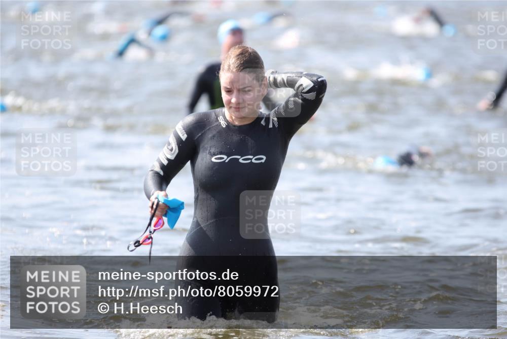 22.06.2025 - Viking Triathlon H.Heesch http://msf.ph/oto/8059972 22.06.2025 10:34:33 Schwimmen 77, 114, 247, 284, 306, 323, 341, 366, 430, 520, 546, 550 meine-sportfotos.de