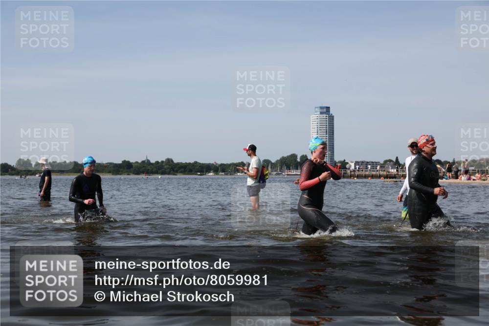 22.06.2025 - Viking Triathlon Michael Strokosch http://msf.ph/oto/8059981 22.06.2025 10:42:46 Schwimmen 171, 240, 282, 369, 441, 624 meine-sportfotos.de