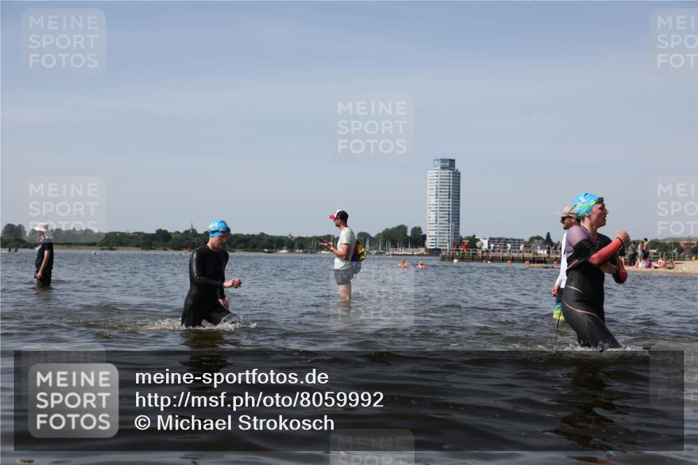 22.06.2025 - Viking Triathlon Michael Strokosch http://msf.ph/oto/8059992 22.06.2025 10:42:48 Schwimmen 133, 171, 240, 282, 369, 441, 624 meine-sportfotos.de