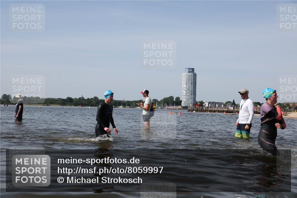 22.06.2025 - Viking Triathlon Michael Strokosch http://msf.ph/oto/8059997 22.06.2025 10:42:48 Schwimmen 133, 171, 240, 282, 369, 441, 624 meine-sportfotos.de