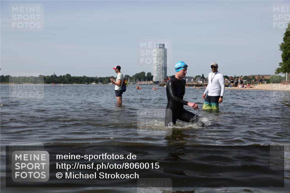 22.06.2025 - Viking Triathlon Michael Strokosch http://msf.ph/oto/8060015 22.06.2025 10:42:50 Schwimmen 133, 171, 240, 282, 369, 441, 450, 624 meine-sportfotos.de