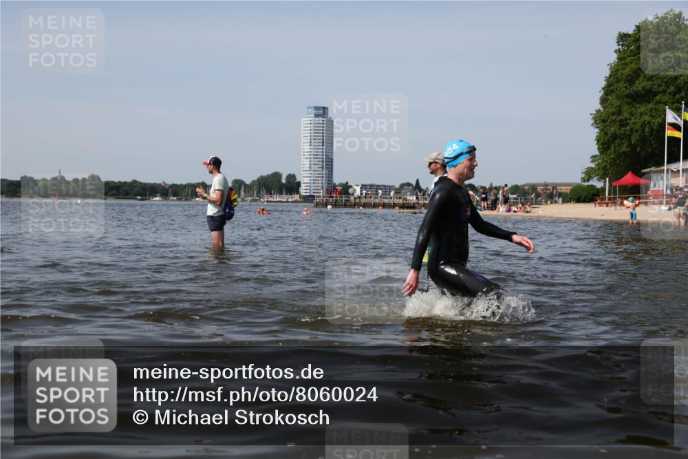 22.06.2025 - Viking Triathlon Michael Strokosch http://msf.ph/oto/8060024 22.06.2025 10:42:51 Schwimmen 133, 171, 240, 282, 309, 369, 441, 450, 624 meine-sportfotos.de