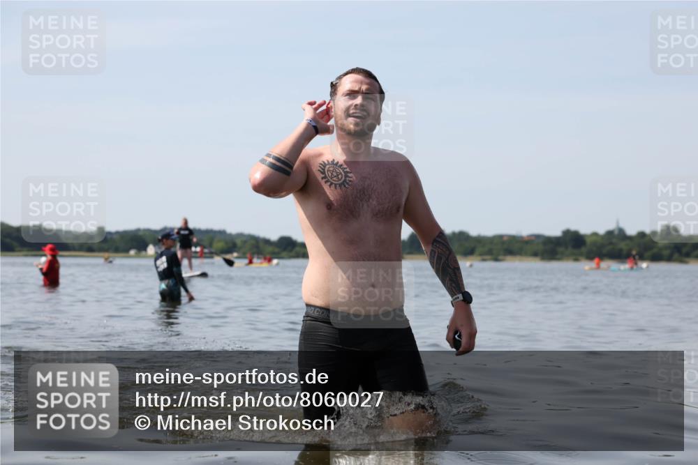 22.06.2025 - Viking Triathlon Michael Strokosch http://msf.ph/oto/8060027 22.06.2025 10:54:48 Schwimmen 305 meine-sportfotos.de