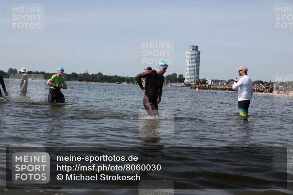 22.06.2025 - Viking Triathlon Michael Strokosch http://msf.ph/oto/8060030 22.06.2025 10:42:55 Schwimmen 66, 128, 133, 186, 240, 282, 309, 369, 441, 450, 624 meine-sportfotos.de
