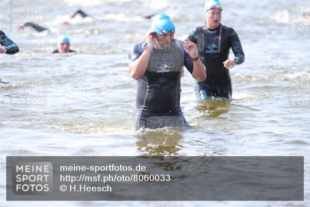 22.06.2025 - Viking Triathlon H.Heesch http://msf.ph/oto/8060033 22.06.2025 10:34:47 Schwimmen 17, 43, 77, 114, 161, 247, 284, 323, 341, 434, 475, 495, 548, 550 meine-sportfotos.de