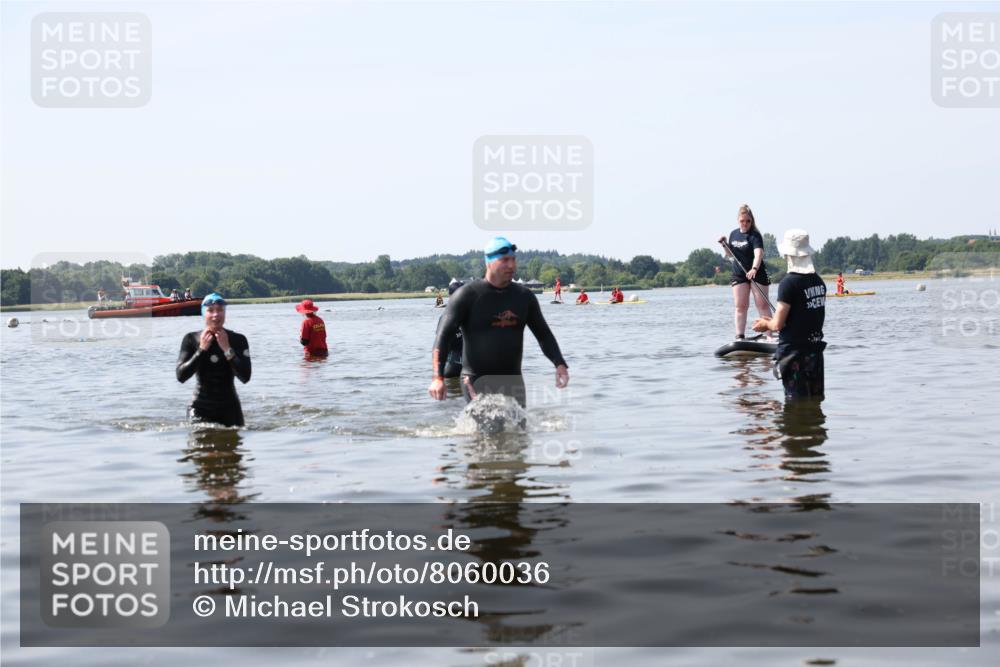 22.06.2025 - Viking Triathlon Michael Strokosch http://msf.ph/oto/8060036 22.06.2025 10:55:14 Schwimmen 246 meine-sportfotos.de