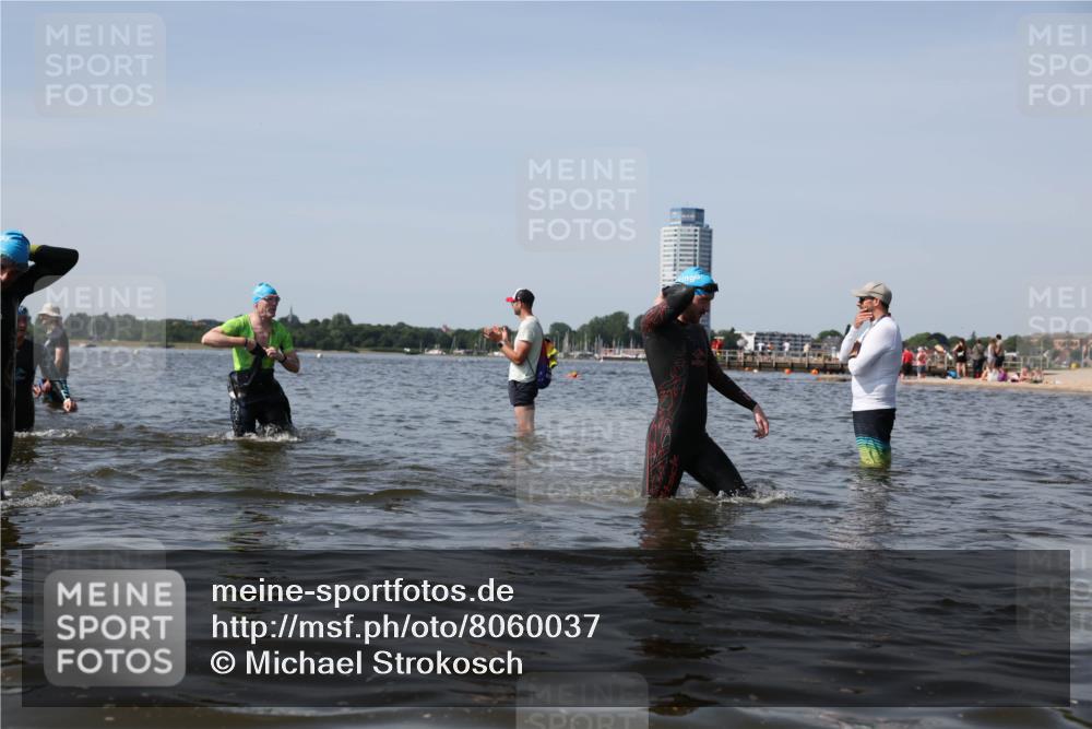 22.06.2025 - Viking Triathlon Michael Strokosch http://msf.ph/oto/8060037 22.06.2025 10:42:56 Schwimmen 66, 128, 133, 186, 240, 282, 309, 369, 441, 450, 624 meine-sportfotos.de