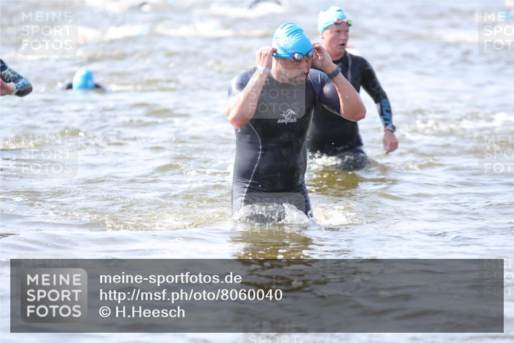 22.06.2025 - Viking Triathlon H.Heesch http://msf.ph/oto/8060040 22.06.2025 10:34:48 Schwimmen 17, 43, 77, 114, 161, 247, 284, 323, 434, 475, 495, 548, 550 meine-sportfotos.de