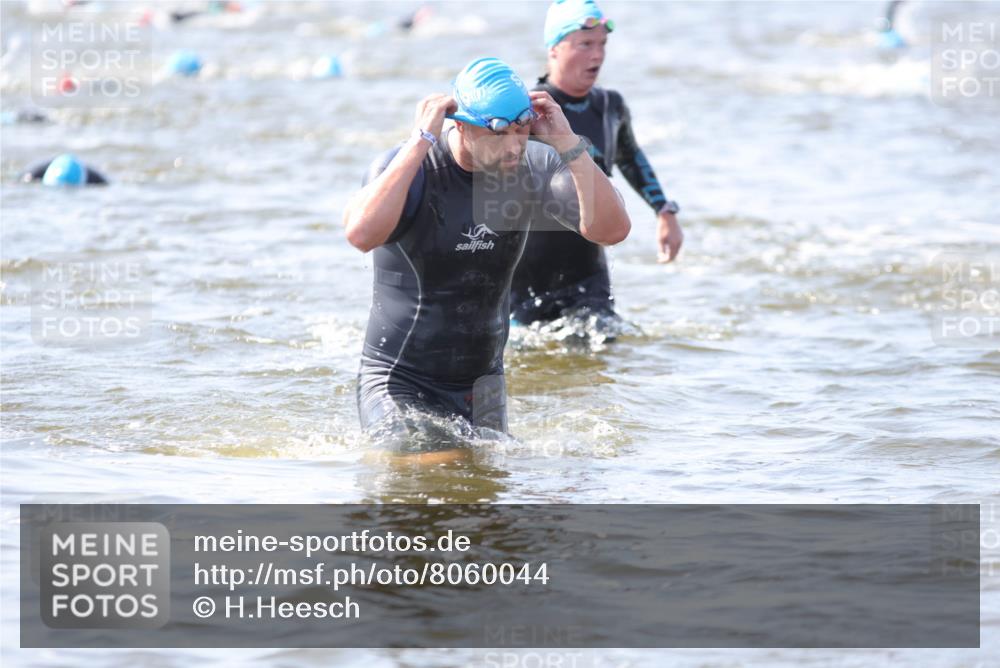 22.06.2025 - Viking Triathlon H.Heesch http://msf.ph/oto/8060044 22.06.2025 10:34:48 Schwimmen 17, 43, 77, 114, 161, 247, 284, 323, 434, 475, 495, 548, 550 meine-sportfotos.de