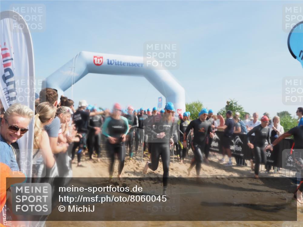 22.06.2025 - Viking Triathlon MichiJ http://msf.ph/oto/8060045 22.06.2025 10:05:21 Schwimmen 57, 59, 61, 138, 171, 172, 228, 314, 346, 389, 418, 437, 536, 601, 655 meine-sportfotos.de