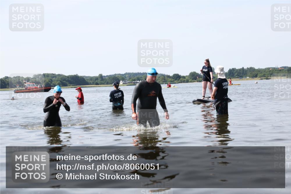 22.06.2025 - Viking Triathlon Michael Strokosch http://msf.ph/oto/8060051 22.06.2025 10:55:15 Schwimmen 246 meine-sportfotos.de