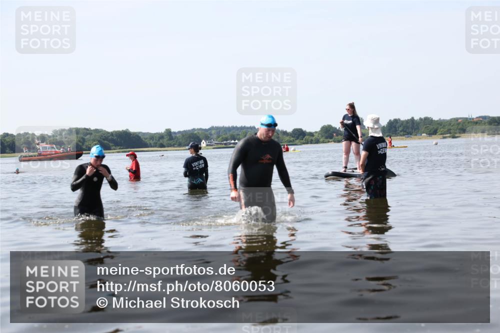 22.06.2025 - Viking Triathlon Michael Strokosch http://msf.ph/oto/8060053 22.06.2025 10:55:15 Schwimmen 246 meine-sportfotos.de