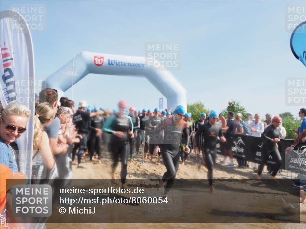 22.06.2025 - Viking Triathlon MichiJ http://msf.ph/oto/8060054 22.06.2025 10:05:21 Schwimmen 57, 59, 61, 138, 171, 172, 228, 314, 346, 389, 418, 437, 536, 601, 655 meine-sportfotos.de