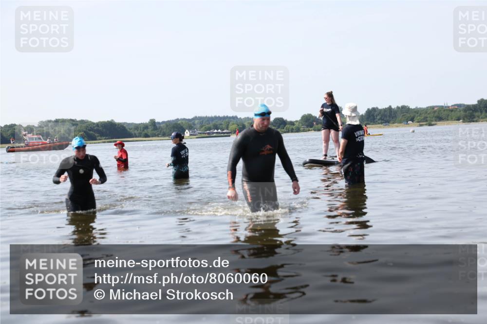 22.06.2025 - Viking Triathlon Michael Strokosch http://msf.ph/oto/8060060 22.06.2025 10:55:16 Schwimmen 246, 472 meine-sportfotos.de