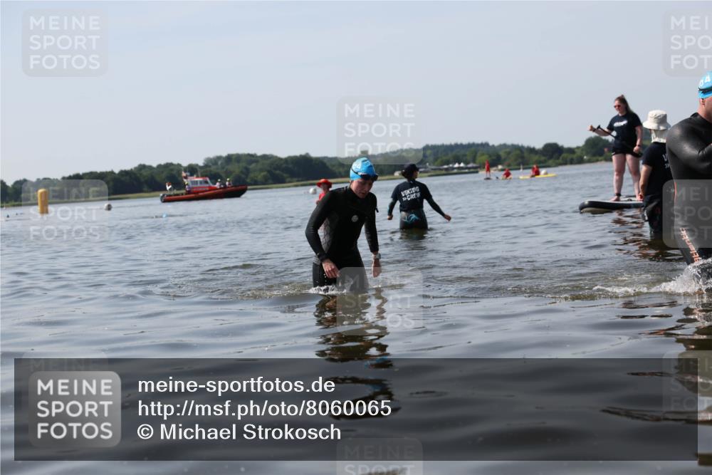 22.06.2025 - Viking Triathlon Michael Strokosch http://msf.ph/oto/8060065 22.06.2025 10:55:18 Schwimmen 246, 472 meine-sportfotos.de