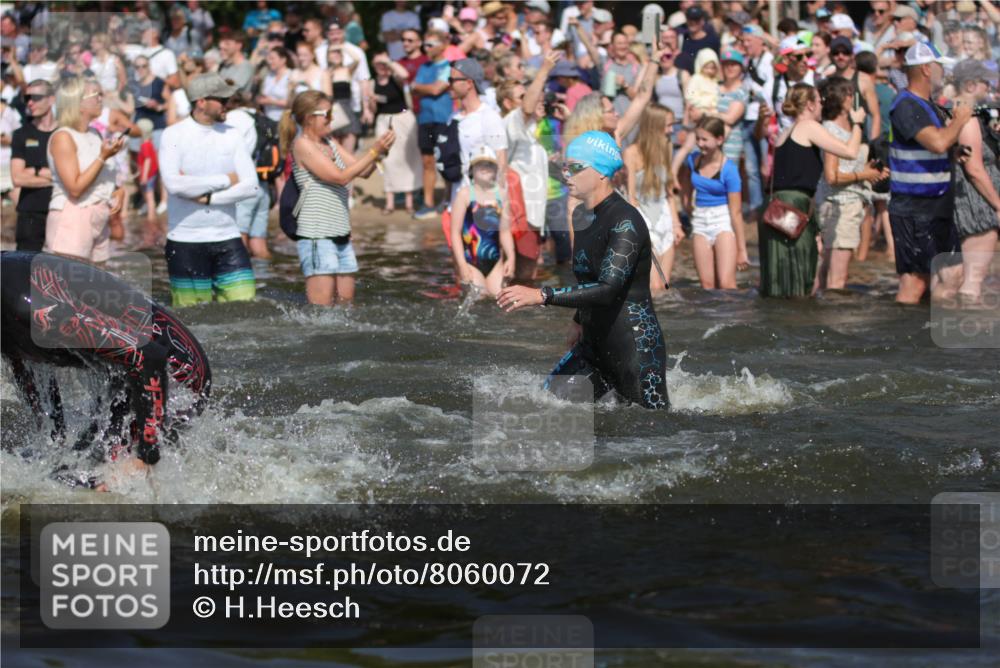 22.06.2025 - Viking Triathlon H.Heesch http://msf.ph/oto/8060072 22.06.2025 10:01:58 Schwimmen 3, 17, 80, 91, 125, 158, 271, 278, 299, 304, 355, 435, 449, 551, 618 meine-sportfotos.de