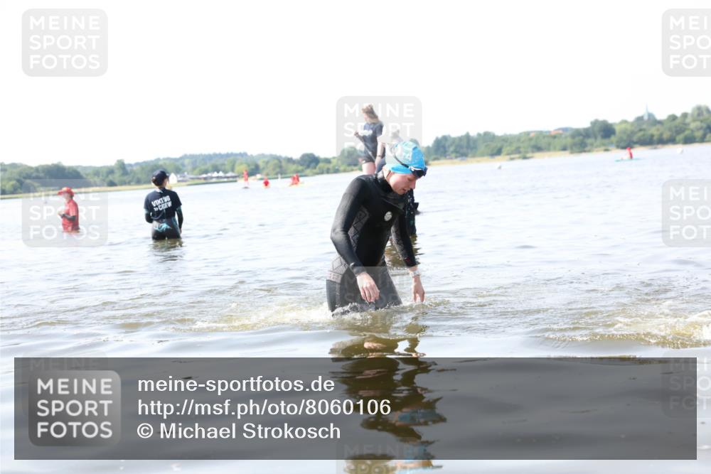 22.06.2025 - Viking Triathlon Michael Strokosch http://msf.ph/oto/8060106 22.06.2025 10:55:20 Schwimmen 246, 472 meine-sportfotos.de